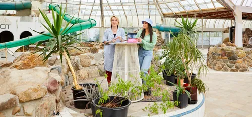 Photo: entrepreneurs posing at circularity hub BlueCity