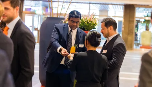 Photo: Entrepreneurs exchanging contact details during Red Carpet dinner