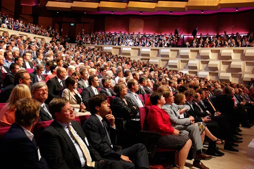 Photo of the audience in a packed De Doelen ICC, Rotterdam