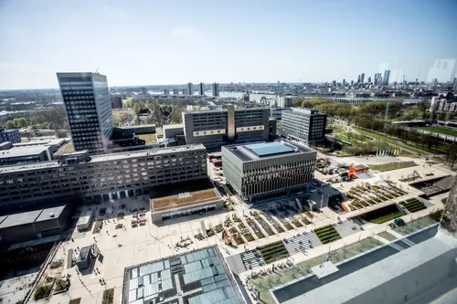 Photo of the Erasmus University Rotterdam campus. We see many of the main buildings