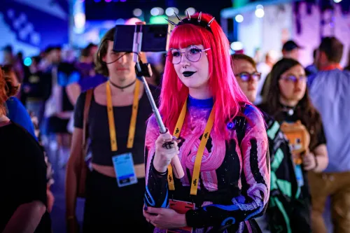 Photo of a Twitchcon participant in full costume at Rotterdam Ahoy Convention Centre.