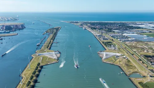 Aerial photo of the Nieuwe Waterweg, connecting Rotterdam to the Northsea.