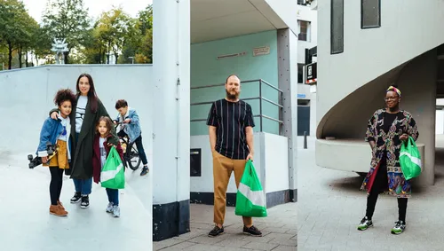 Rotterdammers met een tas van Susan Bijl door Jan Bijl