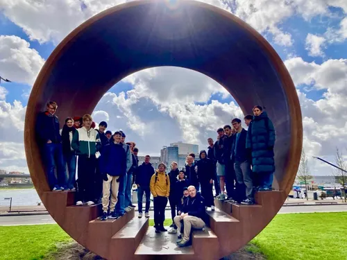 Photo of visitors posing for the camera at Groene Kaap, Rotterdam